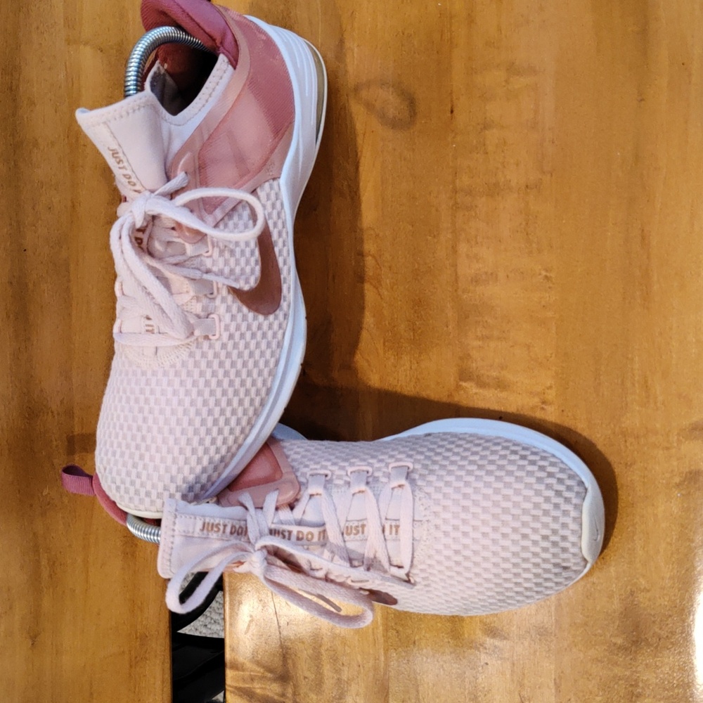 nike bella tr 2 pink